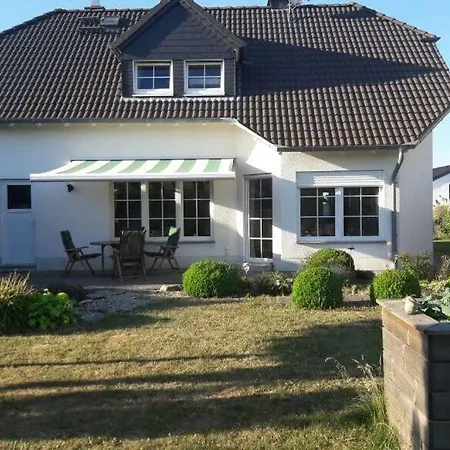 Ferienhaus Am Wartgesberg Hébergement de vacances *